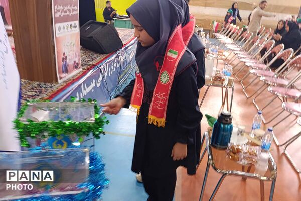 تقسیم مهربانی با شور عاطفه‌ها در مدارس خراسان شمالی