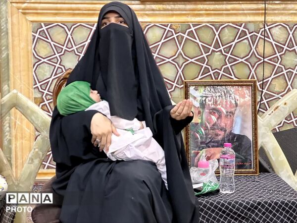آیین شیرخوارگان حسینی با حضور همسران شهدا در قم