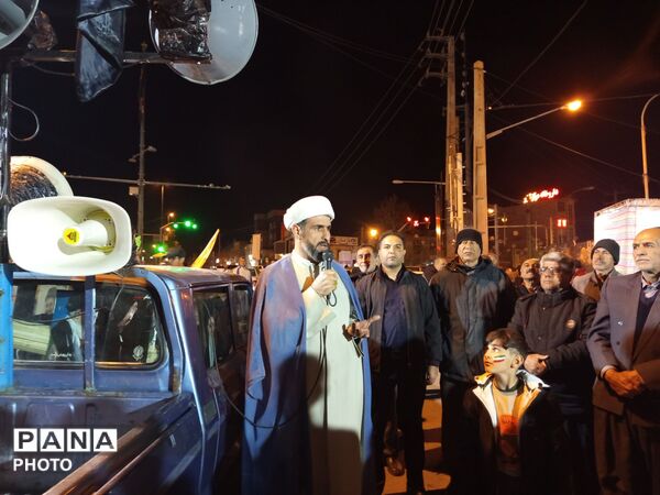 حضور در صحنه و تداوم حفظ وحدت ملی 