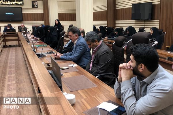 کارگاه توانمندسازی مدیران و معاونین پرورشی مدارس غیر دولتی و افتتاحیه طرح نماد در ناحیه دو شهرری 