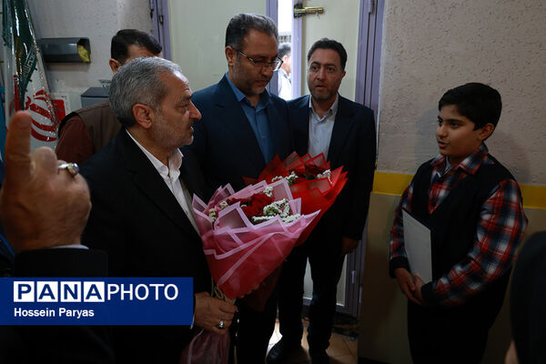 عکس | آیین نواختن زنگ استکبار ستیزی