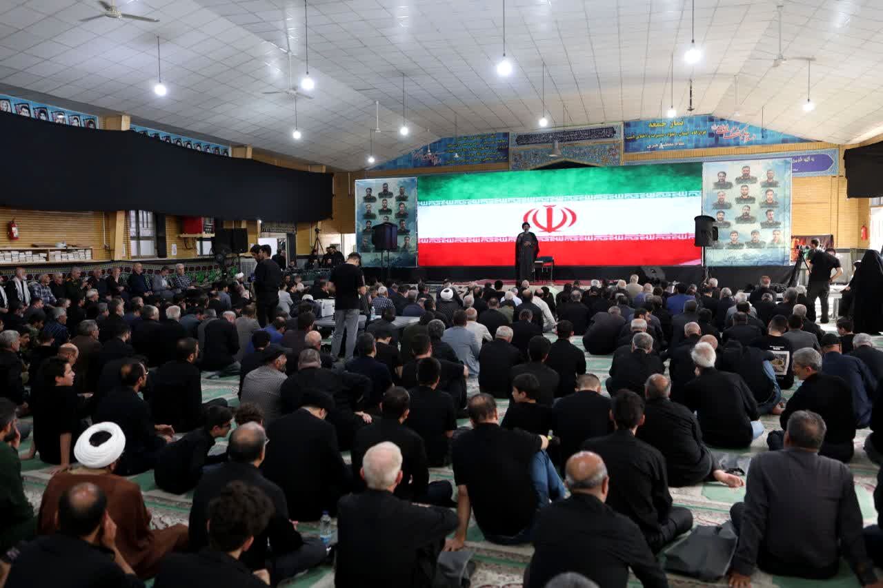 این پرچم بر زمین نخواهد افتاد