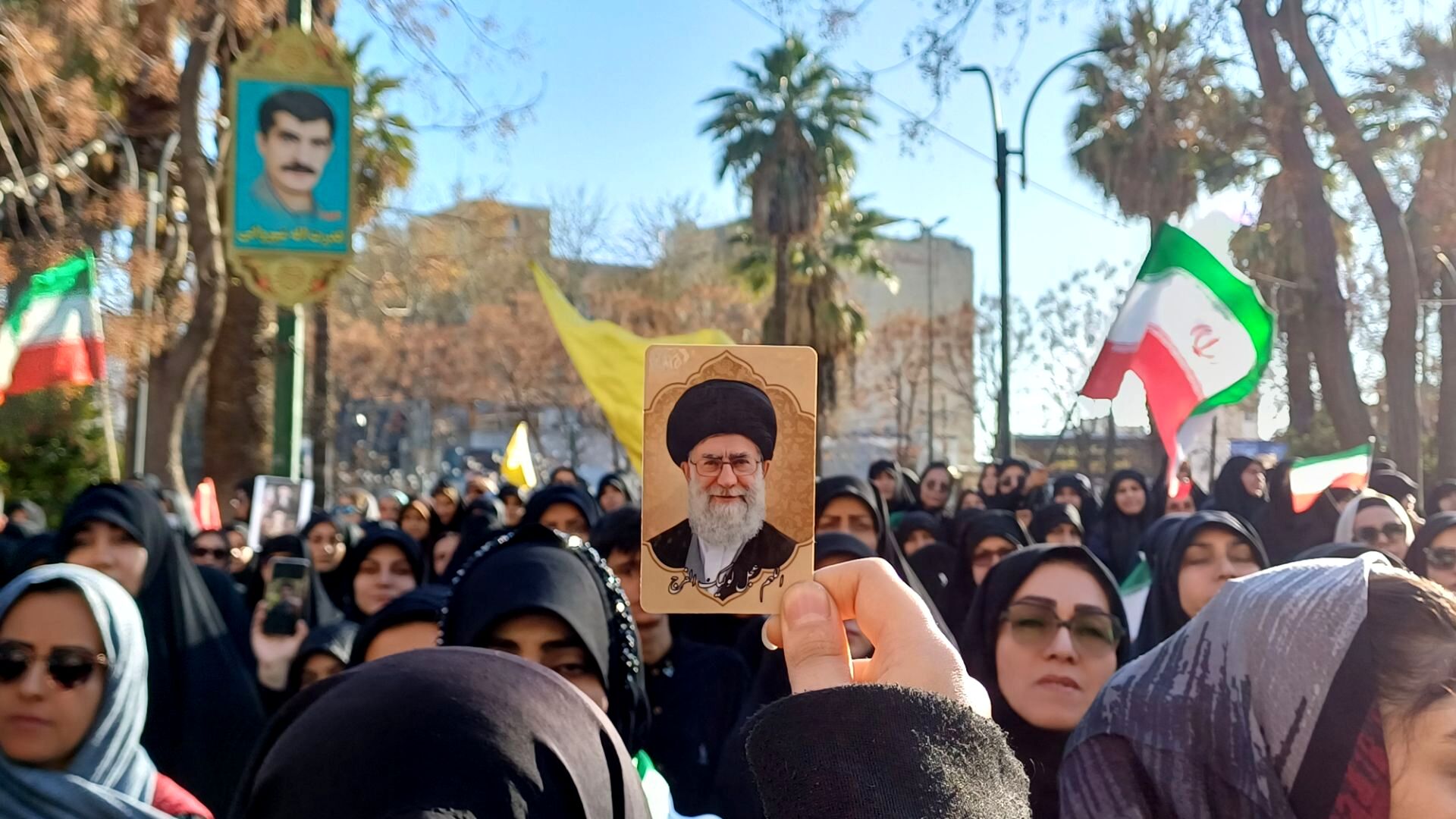  بانوان خرم‌آبادی برای دفاع از وطن برخاستند