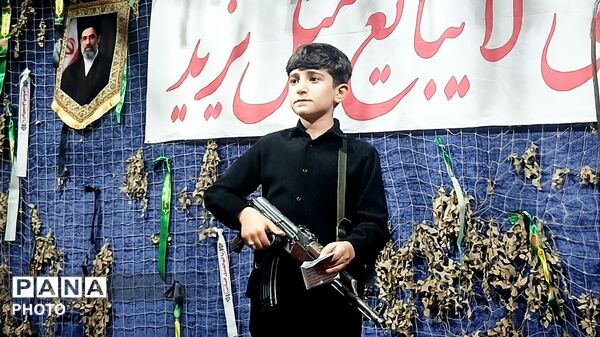 نمایش اقتدار جانفدایان بناب؛ رژه باشکوه بسیجیان با شعار «تا پای جان برای ایران»