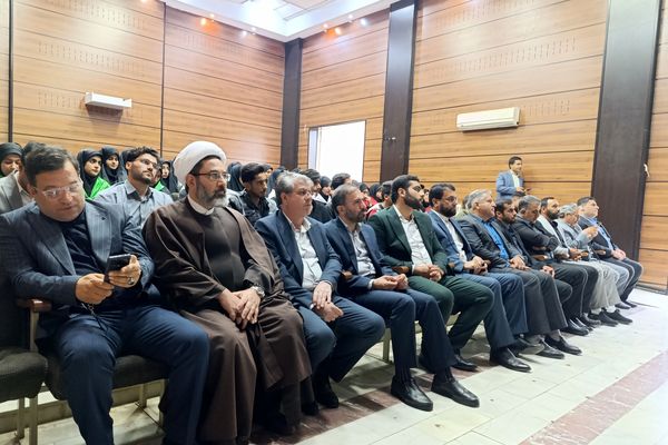 مراسم اختتامیه سیزدهمین دوره نمایشگاه‌های «مدرسه انقلاب» در اسلام آباد غرب