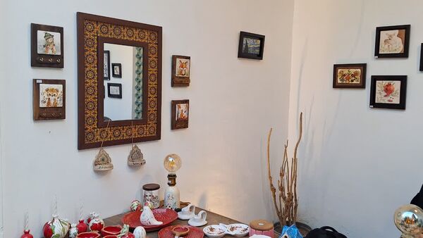 برگزاری نمایشگاه صنایع دستی دختران ساوجی در عمارت صالحی