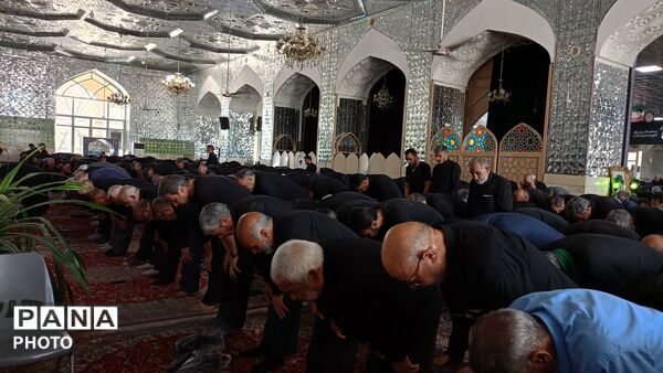 اقامه نماز ظهر عاشورا در کاشمر