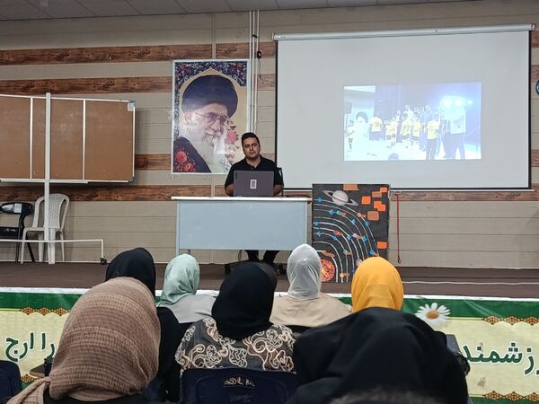 دومین کارگاه روانشناسی برای تربیت نسل فردا در حاجی‌آباد