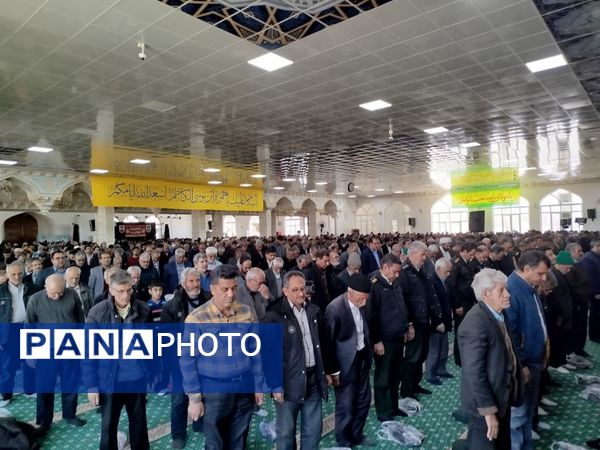 نماز جمعه در شهرستان کاشمر 