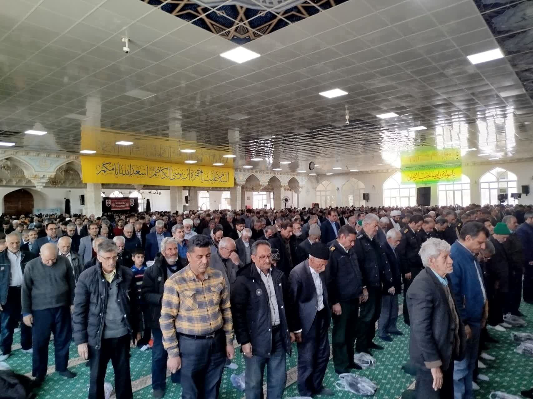 نماز جمعه در شهرستان کاشمر 