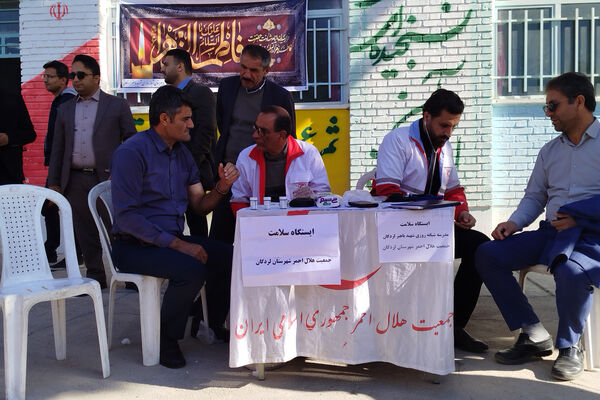 دانش‌آموزان مدرسه شهید باهنر لردگان آماده مقابله با زلزله شدند