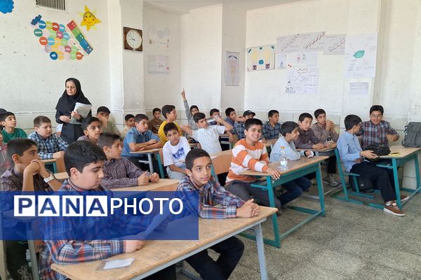 مسابقات قرآن دانش‌آموزان مقطع ابتدایی ناحیه۳ شیراز 