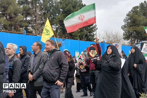 تجدید عهد و پیمان فرهنگیان و مردم چهاردانگه با رهبر و آرمان های انقلاب