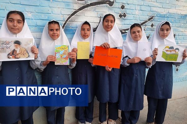 دانش‌آموزان دبستان شهید معظم کارت عضویت گرفتند