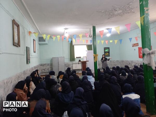 گام به گام درمسیرموفقیت تحصیلی وانتخاب رشته پایه نهم دبیرستان انقلاب اسلامی
