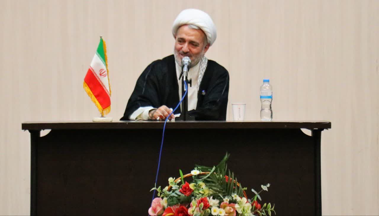 هیئت ها کانونی برای پیوند با امام زمان(عج) هستند