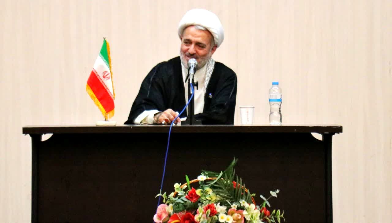 هیئت ها کانونی برای پیوند با امام زمان(عج) هستند