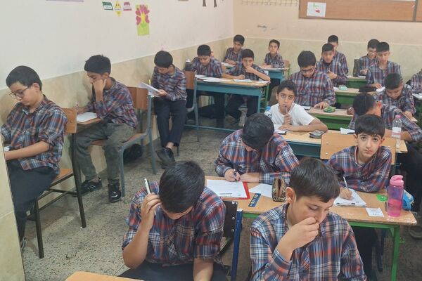 آغاز آزمون هماهنگ پایه ششم ناحیه ۳ شیراز 