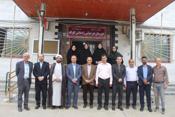 بزرگداشت مقام معلمان در مدارس گلوگاه 