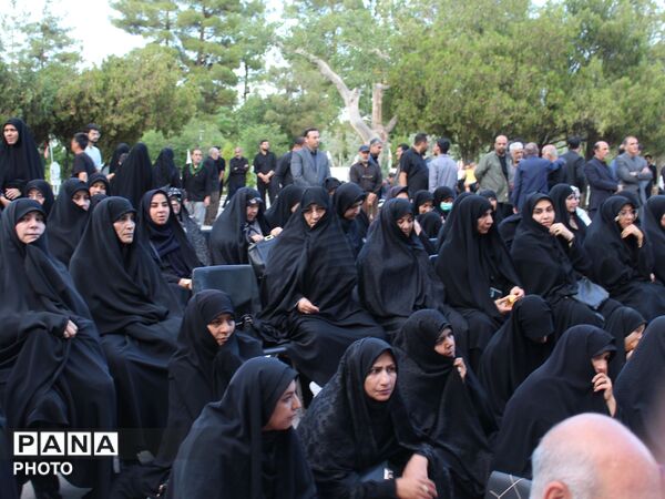 وزیر آموزش و پرورش در اولین سالگرد شهید محمد کاظمی در بهشت رضای مشهد