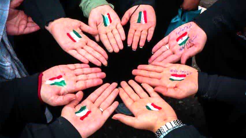 پیر و جوان، زن و مرد، همه آمدند