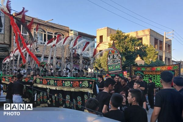 مراسم معنوی گل‌زنی در بن