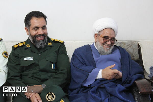 دیدار مسئولان سملقان با خانواده‌های شهیدان بهادری و جعفری