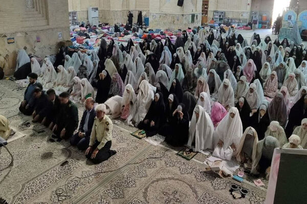 اعتکاف دانش‌آموزی دختران در مسجد پیامبر اعظم شهرک توحید شهرستان جم