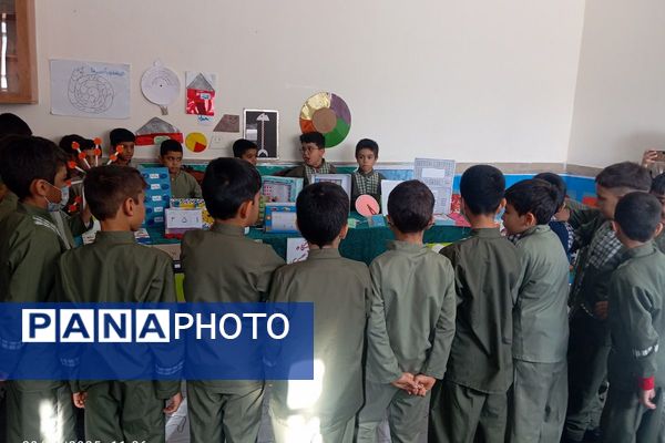 نمایشگاه بازی یادگیری در آموزشگاه شهید رجایی