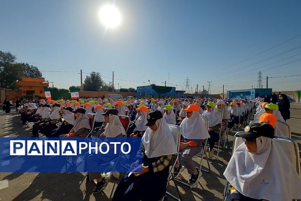 افتتاحیه پویش سلامت دهان و دندان و اجرای طرح وارنیش فلوراید در منطقه کهریزک 