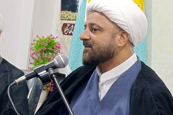 تأکید امام جمعه فراشبند بر پیوند علم و معنویت در دوران نوجوانی