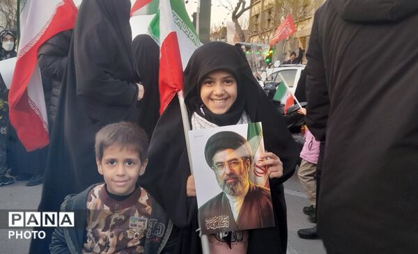 مردم تهران؛ پای کار انقلاب