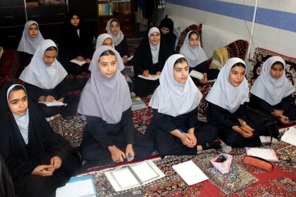 چراغ کلاس‌های حضوری را در شرایط جنگی خاموش نگذاشتیم