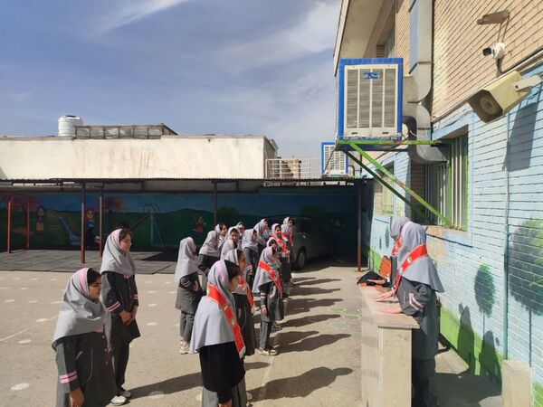 دهه فجر و طلوع هنر در دبستان مینوی خرد