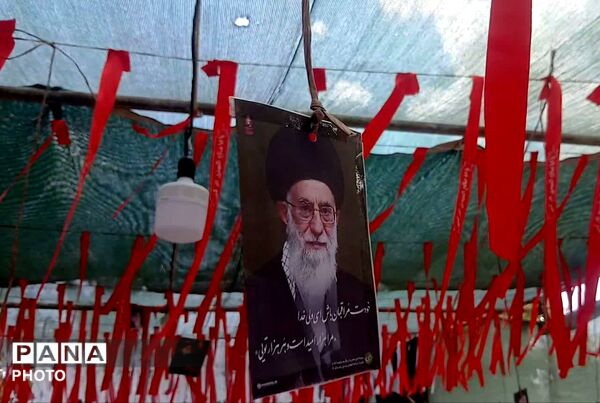 خدمت رسانی به زاِئران تشییع رهبر شهید در موکب دارالمصلین شهرستان شیروان