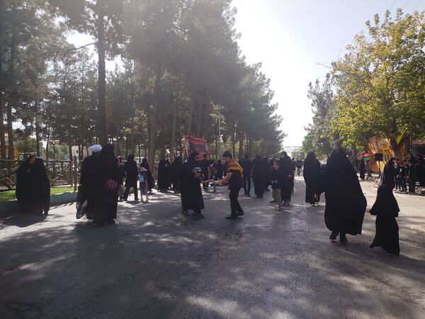 حضور مردم نیشابور در راهپیمایی جاماندگان اربعین حسینی