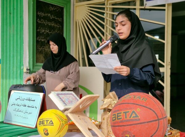 المپیاد ورزشی درون مدرسه‌ای در دبیرستان شاهد گلوگاه 