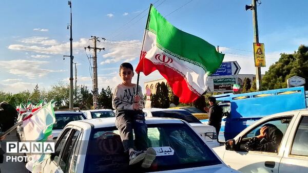 جلوه‌هایی از حرکت کاروان خودرویی بیعت با رهبر انقلاب در شهر کهک