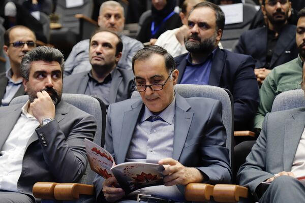 تجلیل از برگزیدگان ایثار با یاد شهدای شجره طیبه