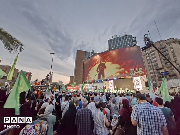 تهران در جشن بزرگ «امت احمد» به استقبال میلاد پیامبر(ص) و امام صادق (ع) رفت