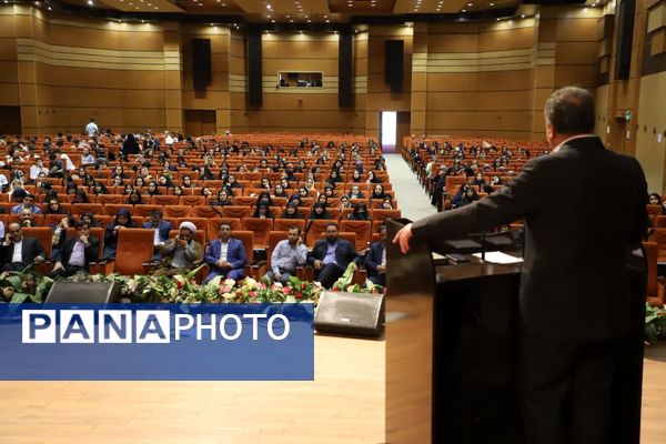 آیین نکوداشت منتخبین مرحله استانی چهل و سومین دوره مسابقات فرهنگی و هنری فردا