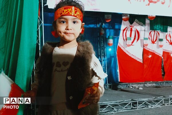 سربندهای “یا امام رضا”؛ پیوند نسل نو با سیره ائمه اطهار در تجمعات بهارستان