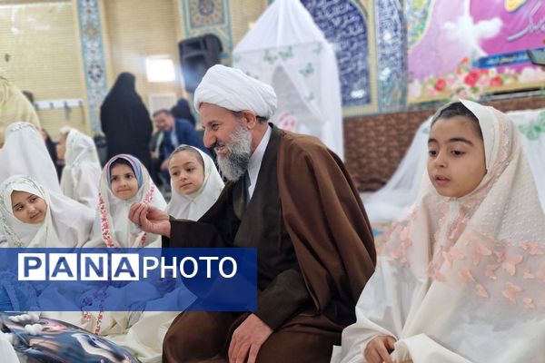 آغاز فصل بندگی دانش‌آموزان قرچک در جشن تکلیف