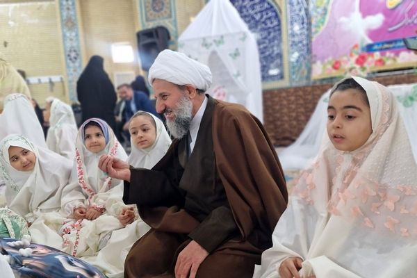 آغاز فصل بندگی دانش‌آموزان قرچک در جشن تکلیف