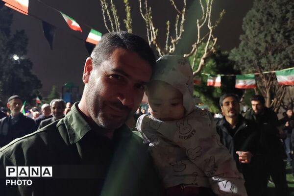 تجمع مردمی شهر صباشهر برای بیعت با رهبری 