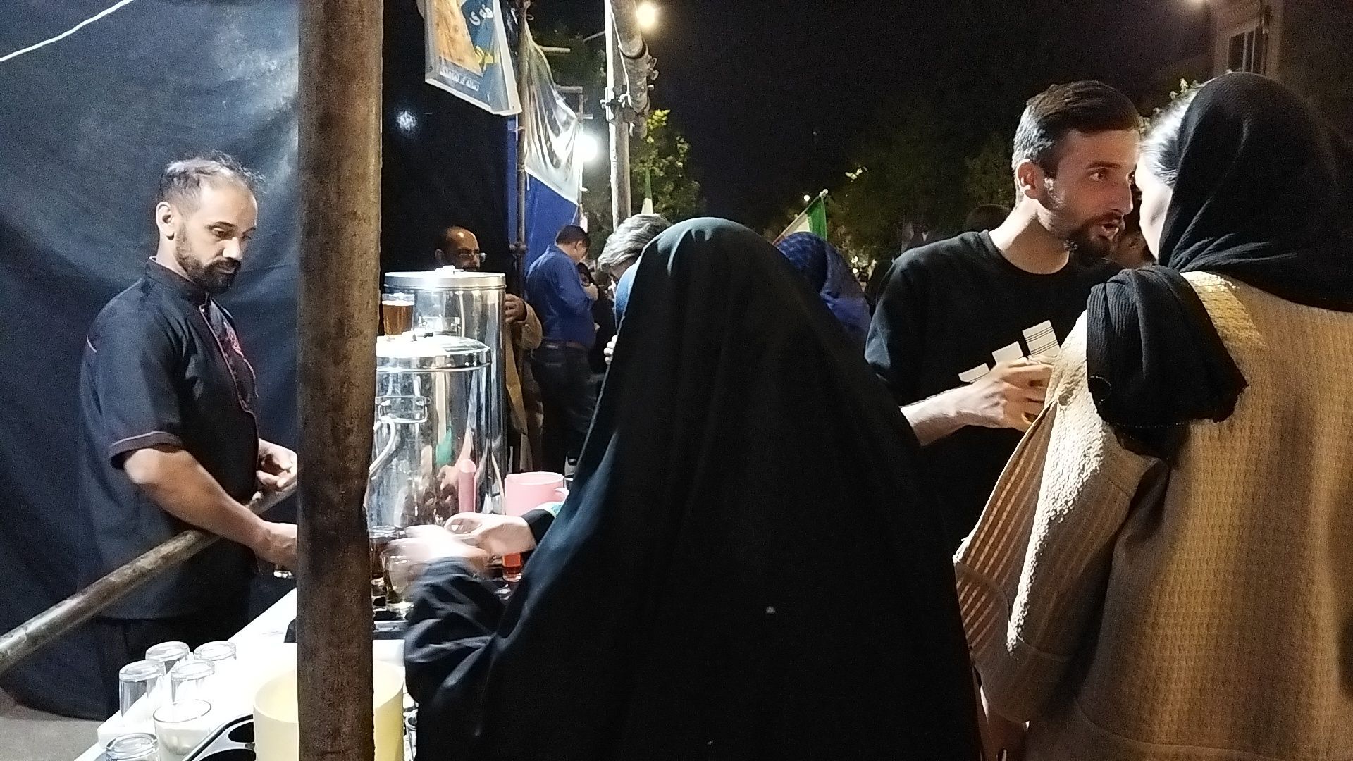 موکب شهدای روستای آهوان در هشتاد و نهمین شب از اجتماعات مردمی 