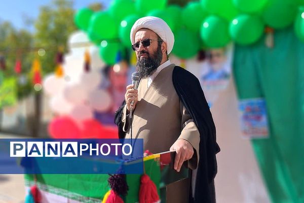 طنین زنگ انقلاب در مدرسه فرزانگان شهرستان باشت