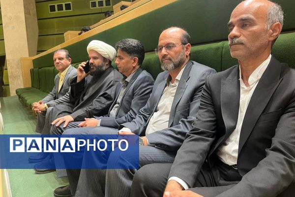 بازدید دانش آموزان دبیرستان نمونه آیت‌الله خامنه‌ای کاشمر از مجلس شورای اسلامی