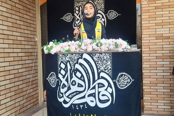 برگزاری مراسم گرامیداشت هفته بسیج در مدرسه شهید زهره‌وند قرچک