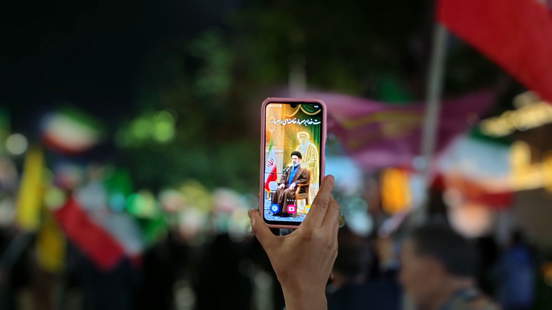 هفتادمین شب؛ بیداری ملت ایران